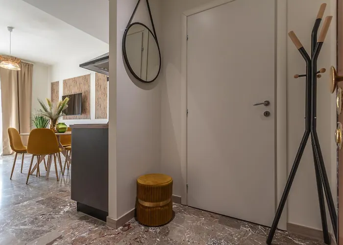 Cornelia Cozy Apartment